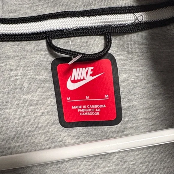Nike Men's tech Gray Jacket - Picture 3 of 4